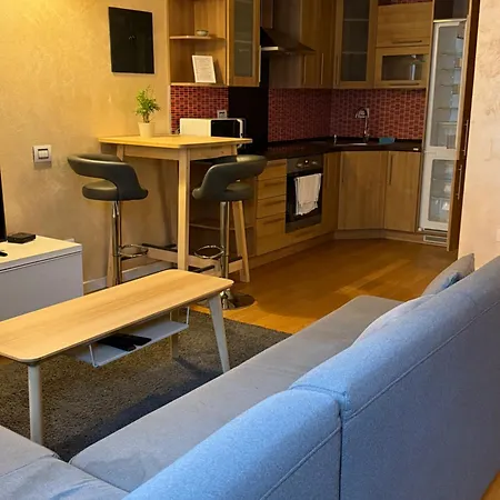 L'atelier Parisien & Breakfast Τρνάβα