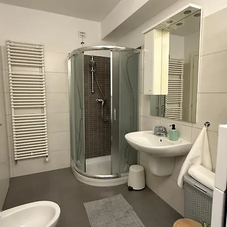 L'atelier Parisien & Breakfast Τρνάβα