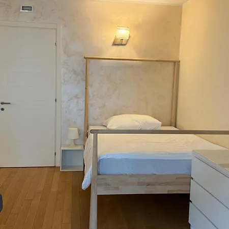 Διαμέρισμα L'atelier Parisien & Breakfast Τρνάβα